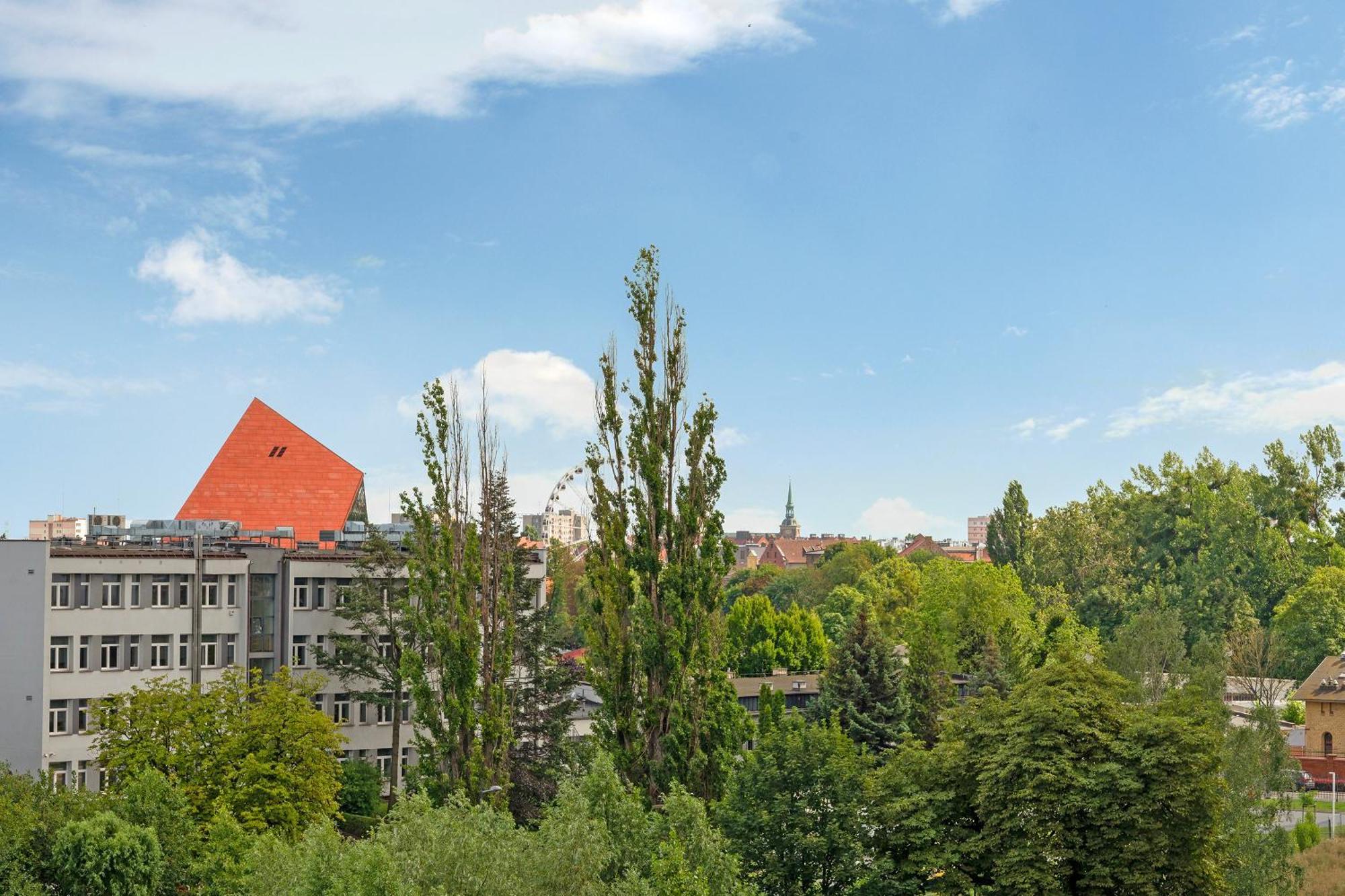 Doki Living & Foodhall By Downtown Apartments Gdansk Room photo